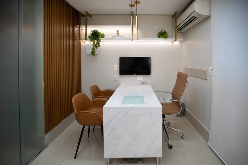 Sala privativa para sessões de terapia em Goiânia